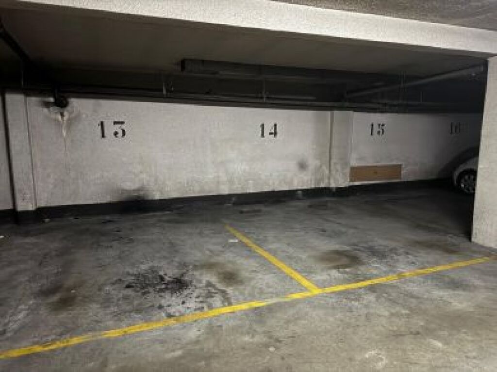 Imagen 3 de Parking coche en Venta en Vitoria Álava