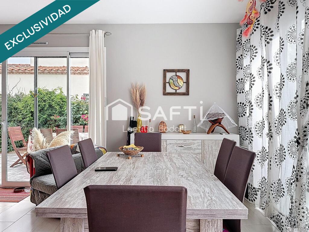 jardin en una zona residencial en Roses