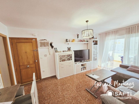 cerca de todo y del mar