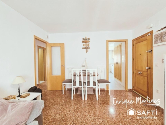 cerca de todo y del mar