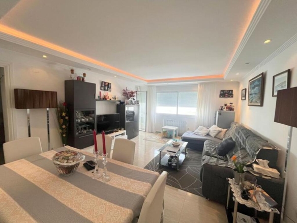 Imagen 3 de GRAN OPORTUNIDAD!!! AMPLIO Y LUMINOSO PISO DE 3 DORMITORIOS TOTALMENTE REFORMADO EN ESTEPONA