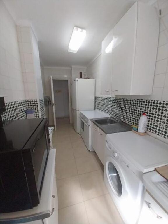 Imagen 2 de BONITO PISO DE TRES DORMITORIOS EN VENTA EN ESTEPONA