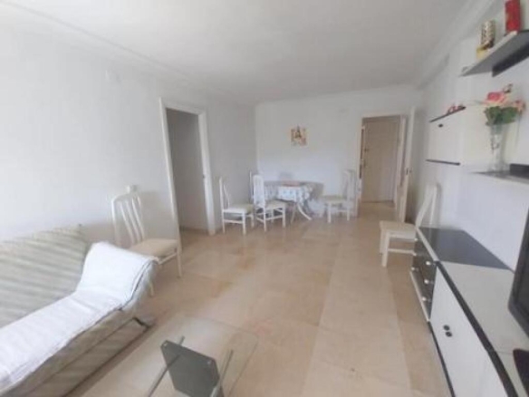 Imagen 1 de BONITO PISO DE TRES DORMITORIOS EN VENTA EN ESTEPONA