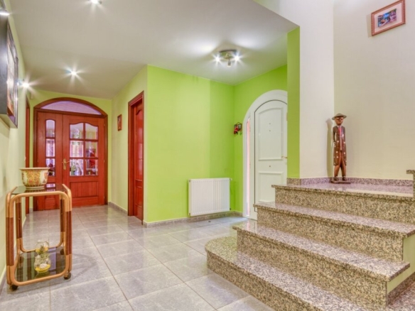 Imagen 2 de Casa Unifamiliar con piscina