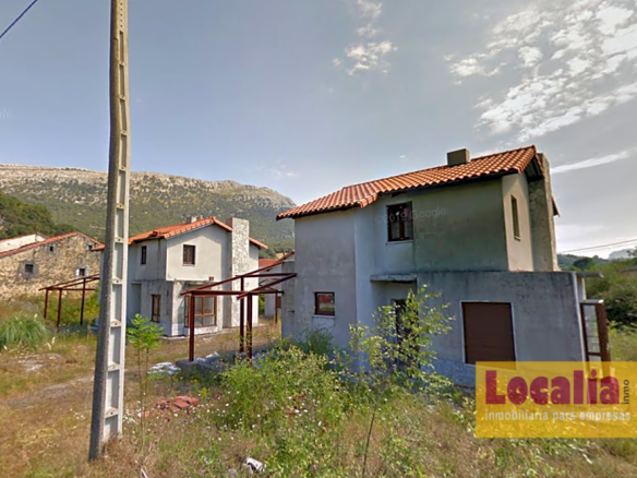 Imagen 3 de Obra residencial parada de chalets en Cantabria