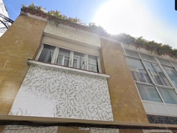 Imagen 2 de Casa con finca en el centro de Cangas