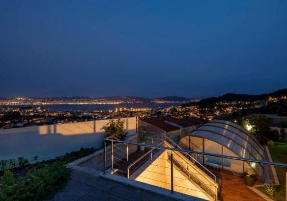 Imagen 2 de ESPECTACULAR CHALET EN CANGAS DEL MORRAZO