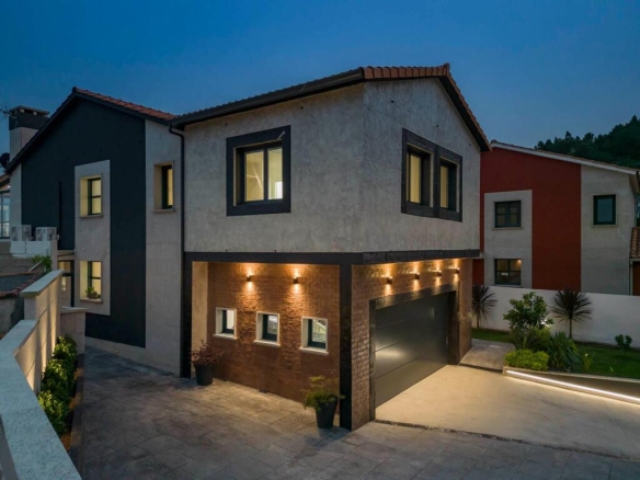 Imagen 4 de ESPECTACULAR CHALET EN CANGAS DEL MORRAZO