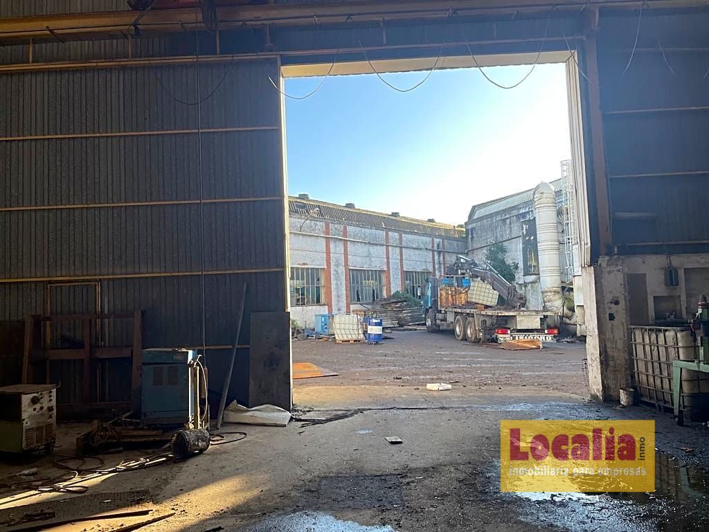 Imagen 4 de Nave Industrial muy próxima a Santander Imagen 4 de Nave Industrial muy próxima a Santander