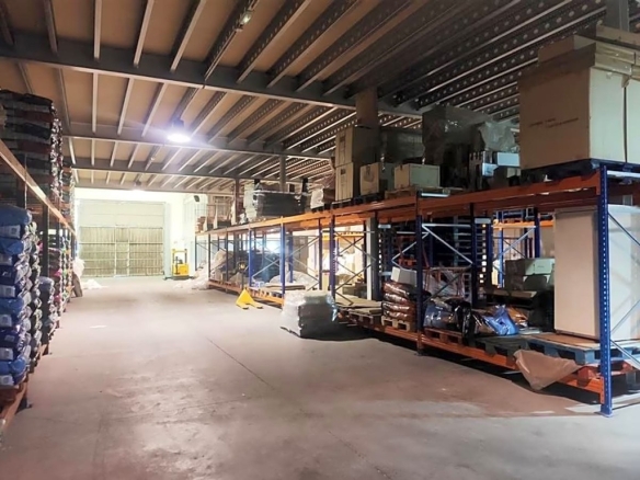 Imagen 2 de Nave industrial en Polígono de Barros