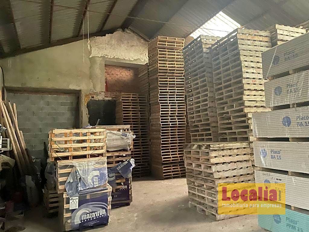 Imagen 2 de Nave Industrial de 1500m2 en Arenas de Iguña