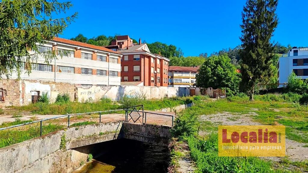 Imagen 3 de Solar para promoción en centro Cabezón de la Sal Imagen 3 de Solar para promoción en centro Cabezón de la Sal