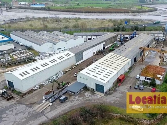 Imagen 2 de Amplia parcela para aparcar camiones en Astillero.