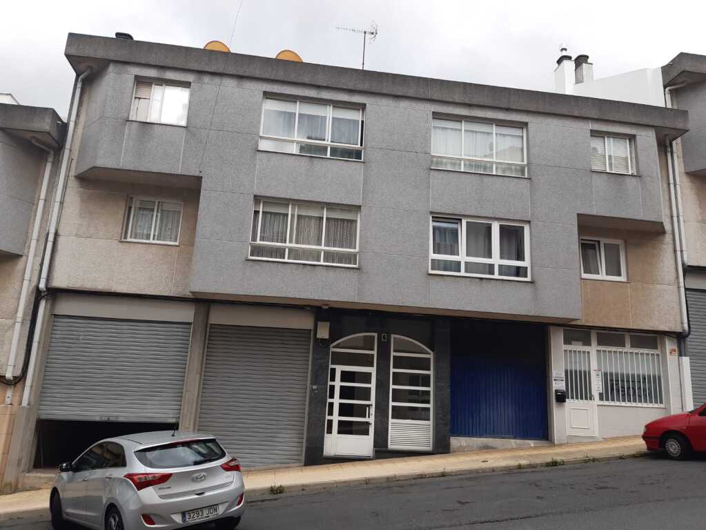 Imagen 2 de Local comercial en Venta en Oleiros (Santa Maria Oleiros) La Coruña