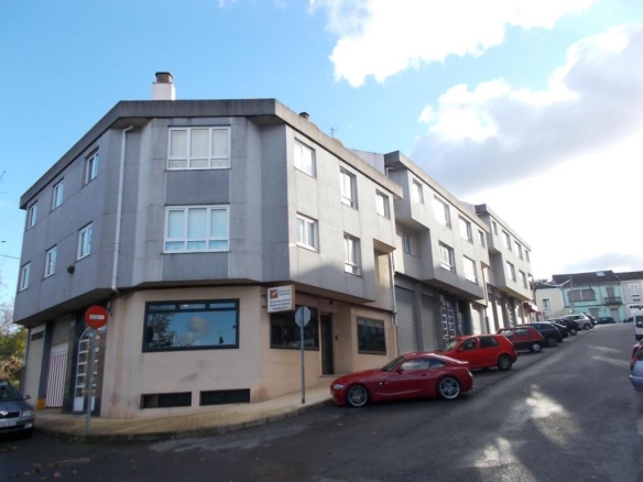 Imagen 1 de Local comercial en Venta en Oleiros (Santa Maria Oleiros) La Coruña