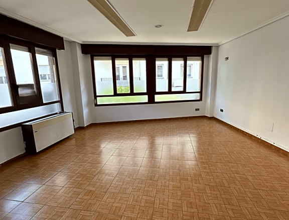 Imagen 2 de Oficinas en el centro de Torrelavega