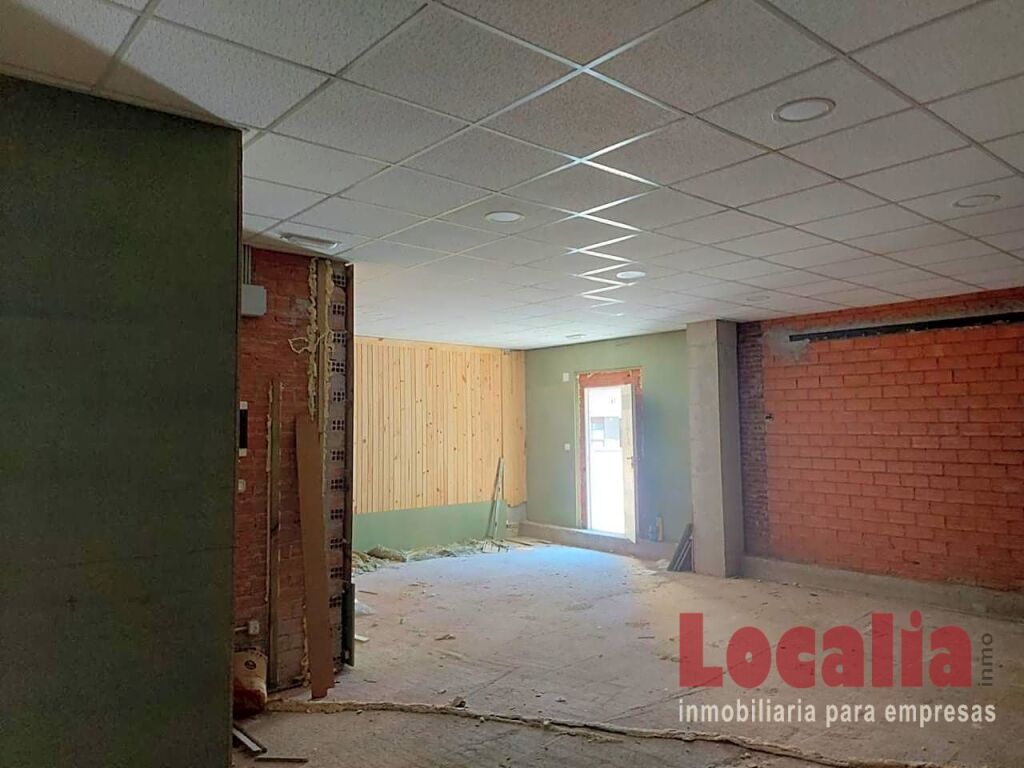 Imagen 2 de Local comercial en venta en Torrelavega