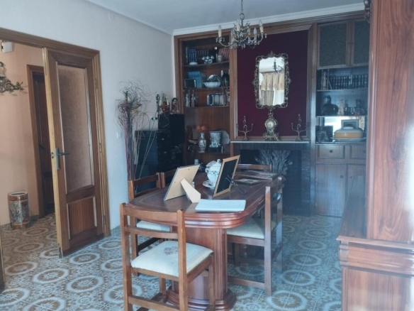 Imagen 3 de Gran Casa en Avenida prinicpal de Cala. Ideal inversor!!!