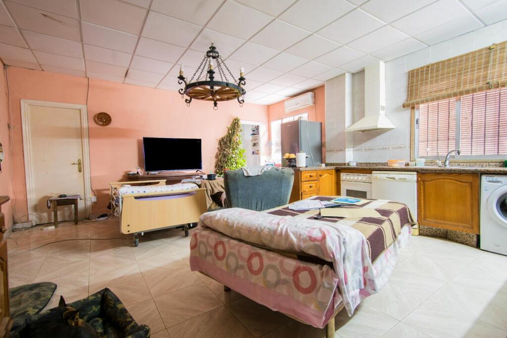 Imagen 2 de Gran terreno en Coria del Río con casa Imagen 2 de Gran terreno en Coria del Río con casa