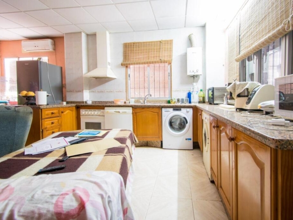 almacén y amplio garaje!!!!