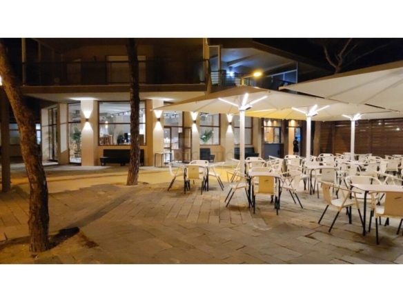 Imagen 4 de Local comercial en Alquiler en Castell Platja D Aro Girona