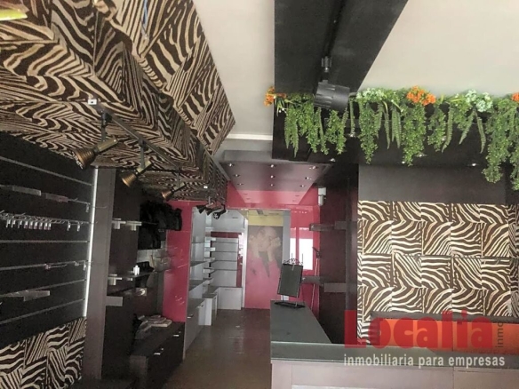 Imagen 2 de Interesante local en Torrelavega