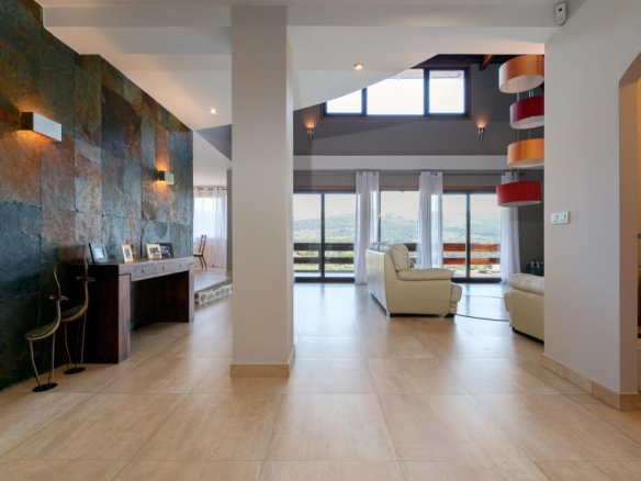 Imagen 2 de ¡Descubre el hogar de tus sueños en Arbo!