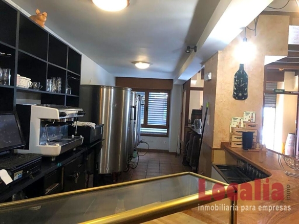 Imagen 4 de Amplio Bar para entrar a trabajar en Torrelavega.