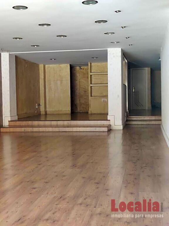 Imagen 2 de Local en el centro de Torrelavega