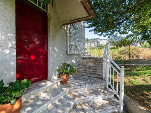 Imagen 2 de Vive frente al mar en una casa con 2 plantas de 110 m2 cada una con entradas independientes