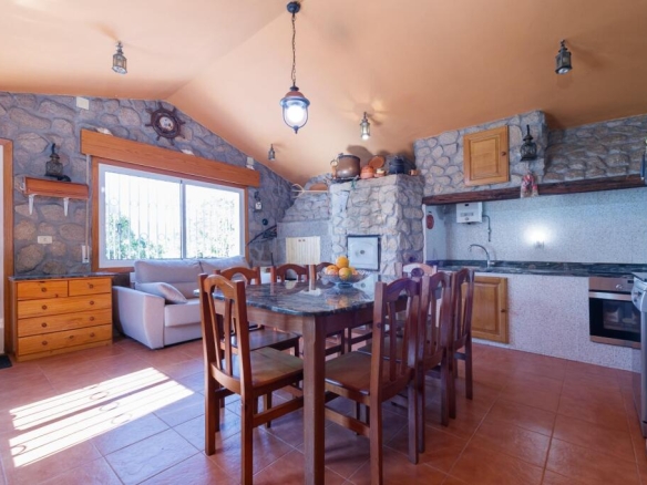 Imagen 4 de Vive frente al mar en una casa con 2 plantas de 110 m2 cada una con entradas independientes