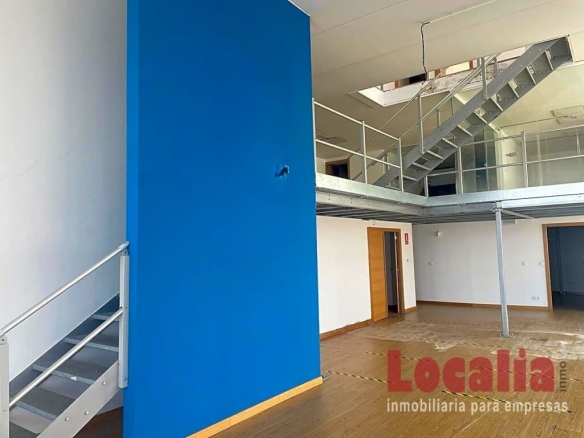 Imagen 3 de Interesante nave mayor de 550 metros en Camargo.