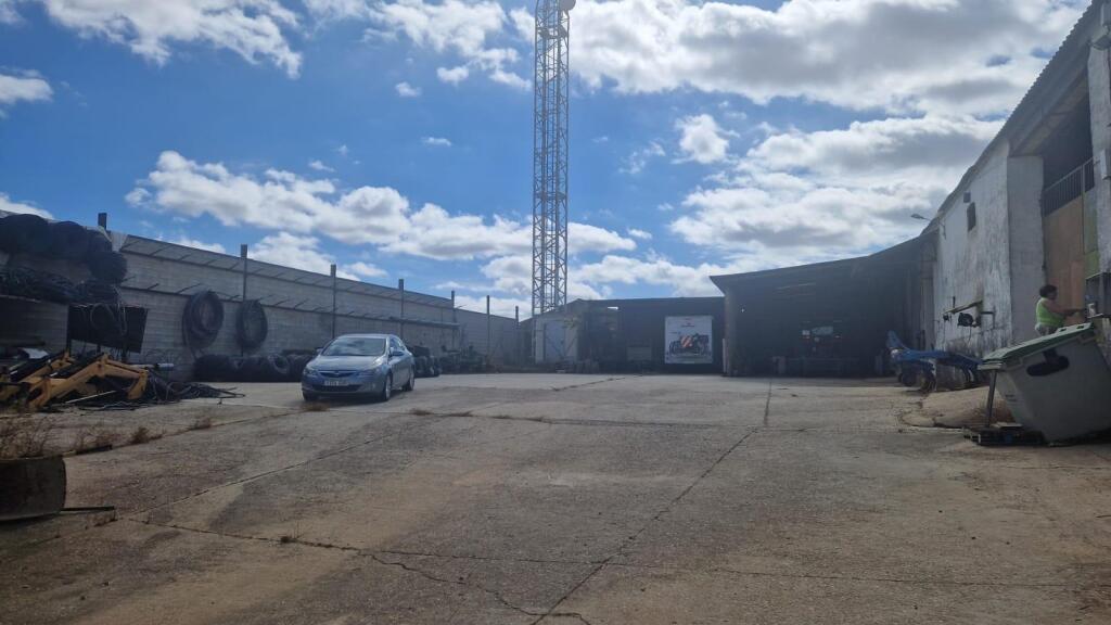 Imagen 2 de Estupendo terreno en Escacena del campo!!!