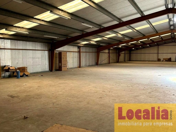 Imagen 4 de Excelente nave de 2300 metros en Barros.