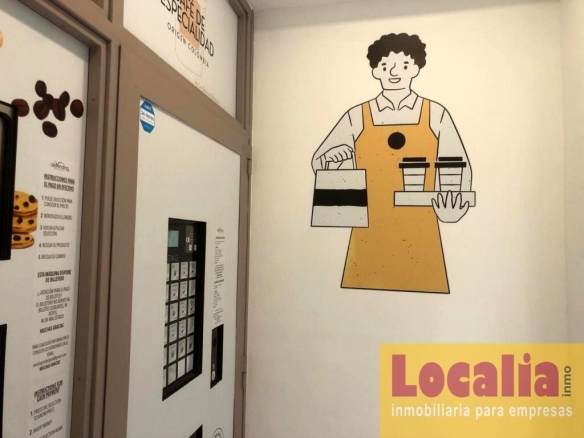 Imagen 2 de Local con negocio en funcionamiento en Santander.