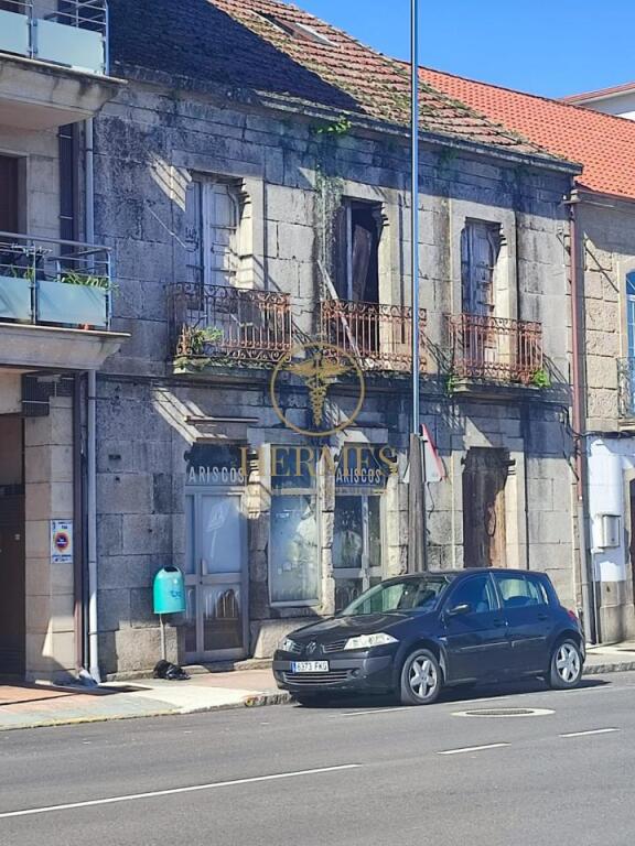 Imagen 3 de Se vende edificio en Tui.
