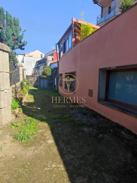 Imagen 4 de Se vende edificio en Tui.