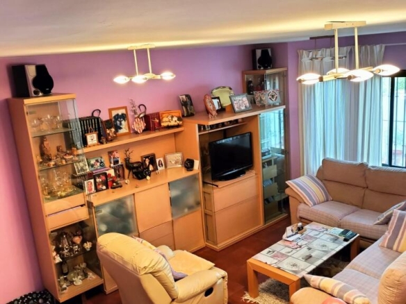 Imagen 3 de Gran vivienda adosada en Cazalla De La Sierra con fantásticas vistas a la sierra!!!