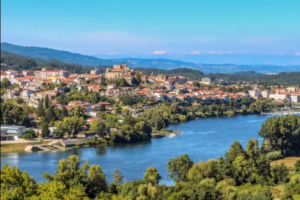 Imagen 3 de Casa con terreno en pleno Camino de Santiago Portugues. Imagen 3 de Casa con terreno en pleno Camino de Santiago Portugues.