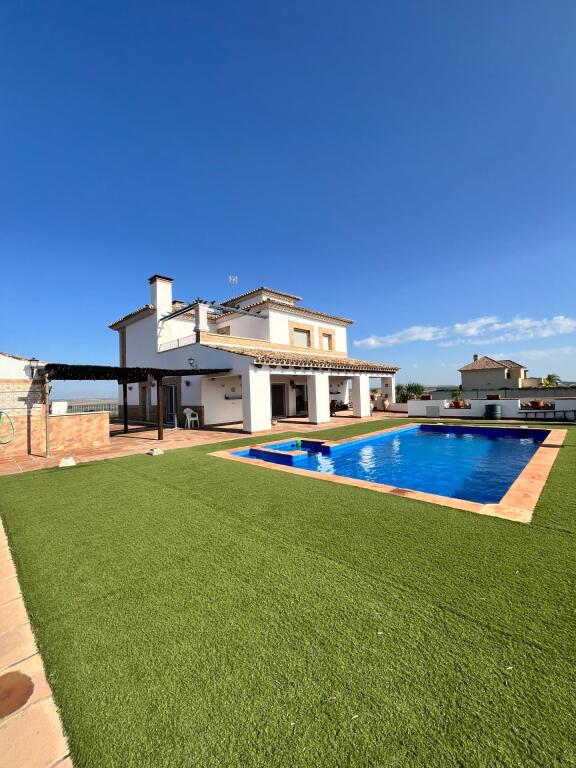 en urbanización privada Cerro de San Cristóbal!! en urbanización privada Cerro de San Cristóbal!!