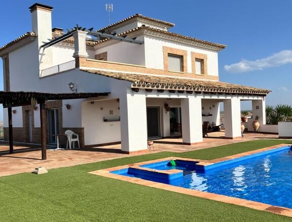 Imagen 1 de Espectacular chalet en Écija - El Club del Propietario Imagen 1 de Espectacular chalet en Écija