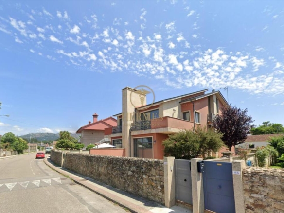 Imagen 1 de Magnífico Adosado en Goian-Tomiño: ¡Tu Casa Ideal te Espera!