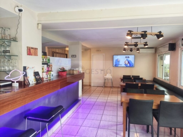 Imagen 1 de Local comercial en Venta en Castell Platja D Aro Girona