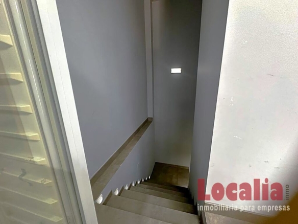 Imagen 4 de Coqueto y amplio local reformado en Torrelavega.