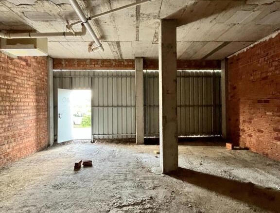 Imagen 3 de Estupendo local en bruto en Nuevo Bulevar!!!