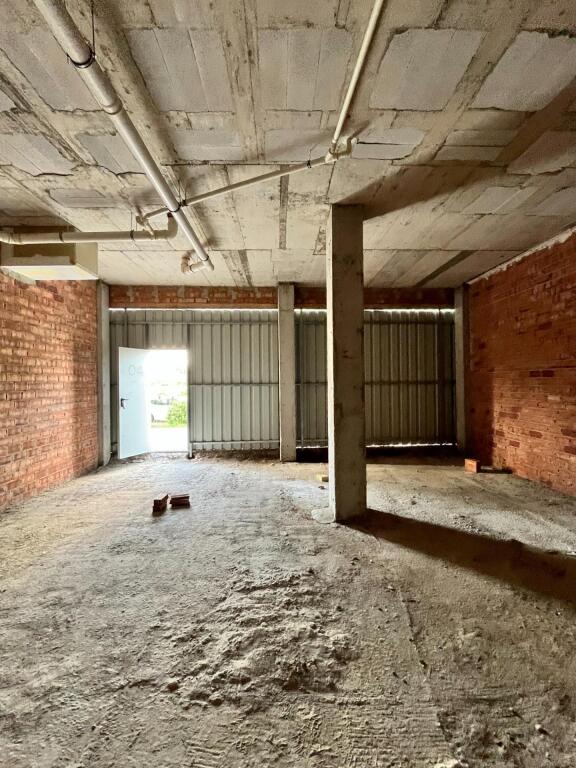 Imagen 3 de Estupendo local en bruto en Nuevo Bulevar!!!