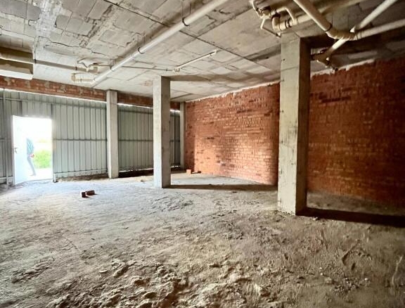 Imagen 4 de Estupendo local en bruto en Nuevo Bulevar!!!