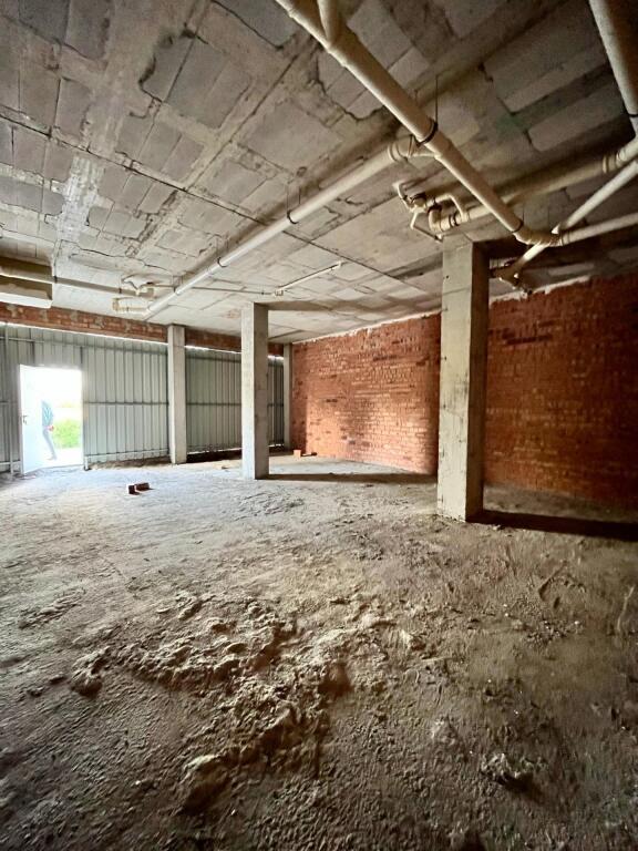 Imagen 4 de Estupendo local en bruto en Nuevo Bulevar!!!