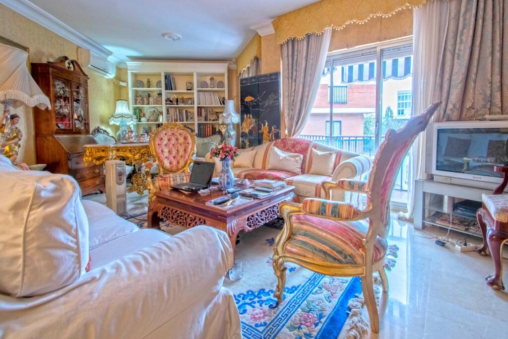 Imagen 2 de Espectacular vivienda junto Avenida Luis Montoto!! Imagen 2 de Espectacular vivienda junto Avenida Luis Montoto!!