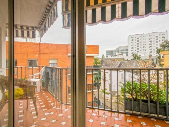 Imagen 4 de Espectacular vivienda junto Avenida Luis Montoto!!